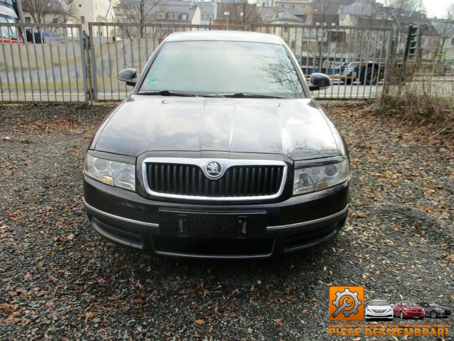 Aripa fata skoda superb 2009