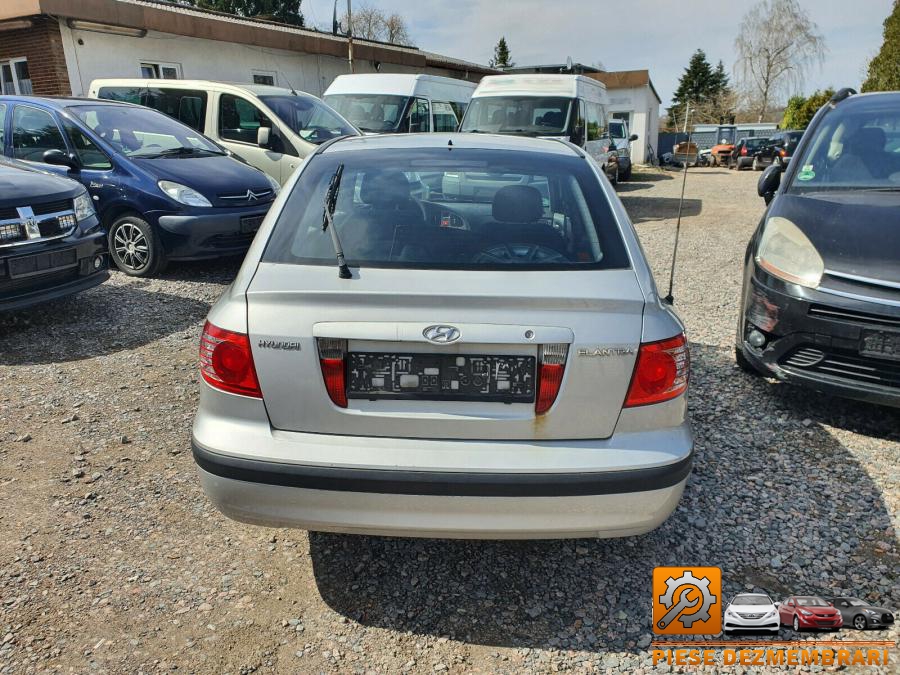 Aripa spate hyundai elantra 2008