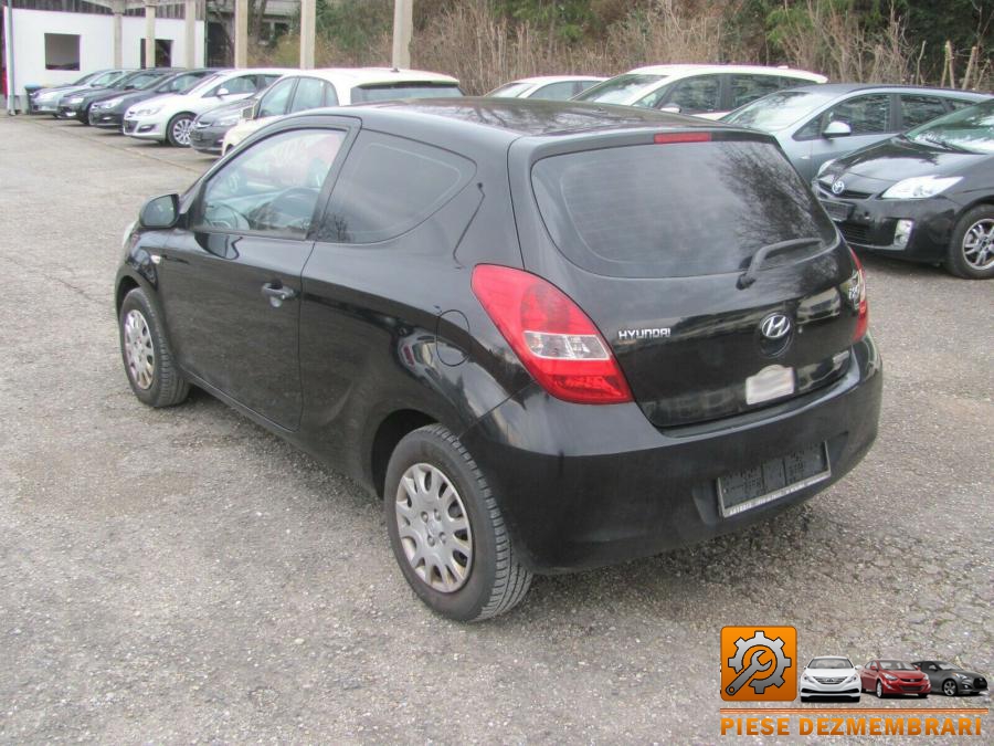 Aripa spate hyundai i20 2014