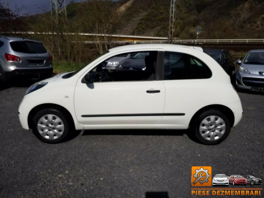 Aripa spate nissan micra 2008