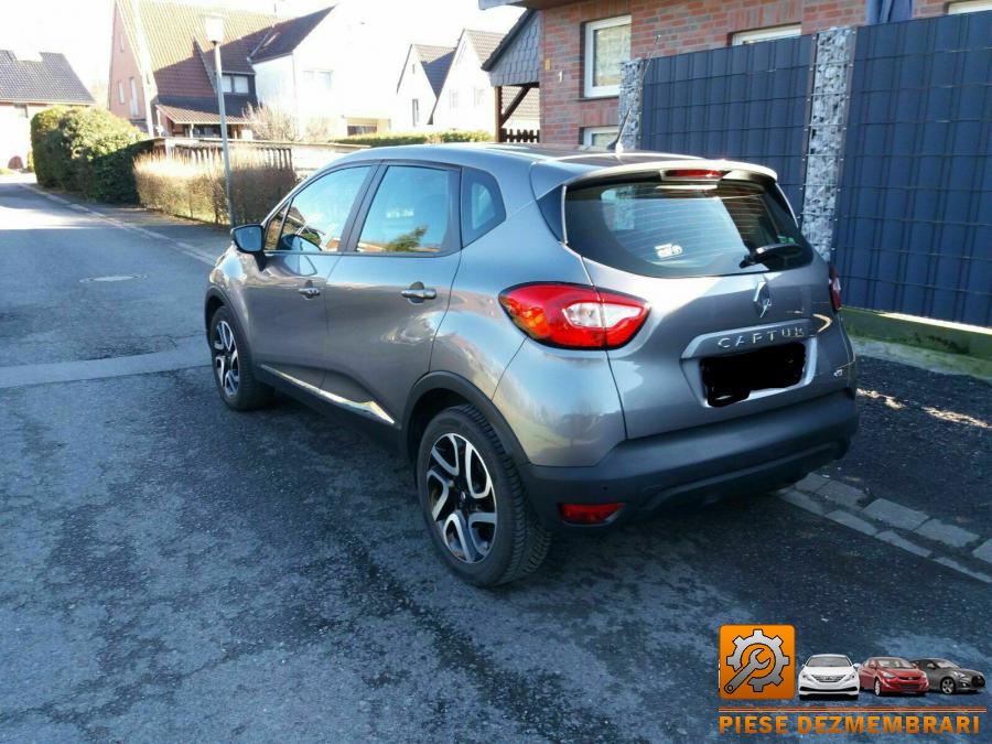 Aripa spate renault captur 2015