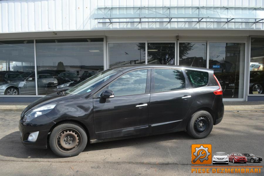 Aripa spate renault scenic 2012