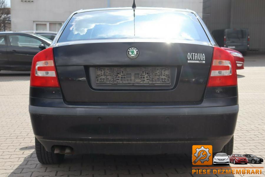 Aripa spate skoda octavia 2014