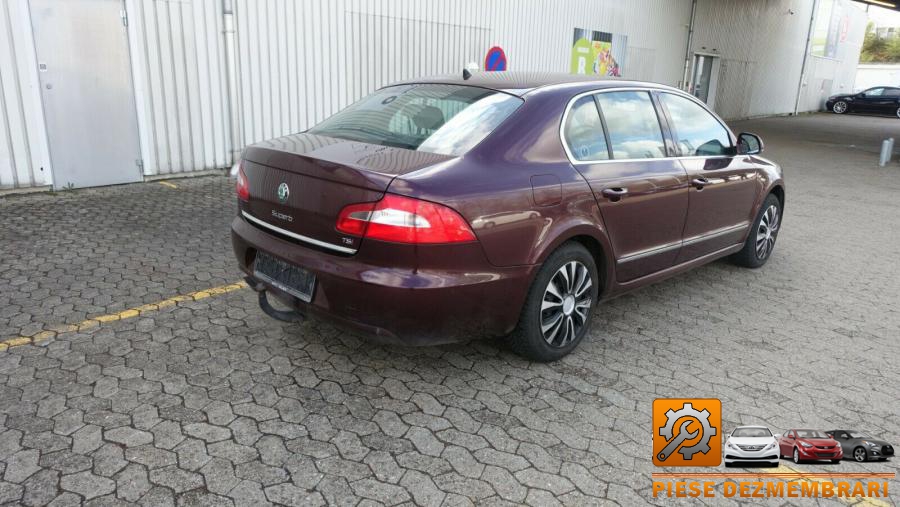 Aripa spate skoda superb 2009