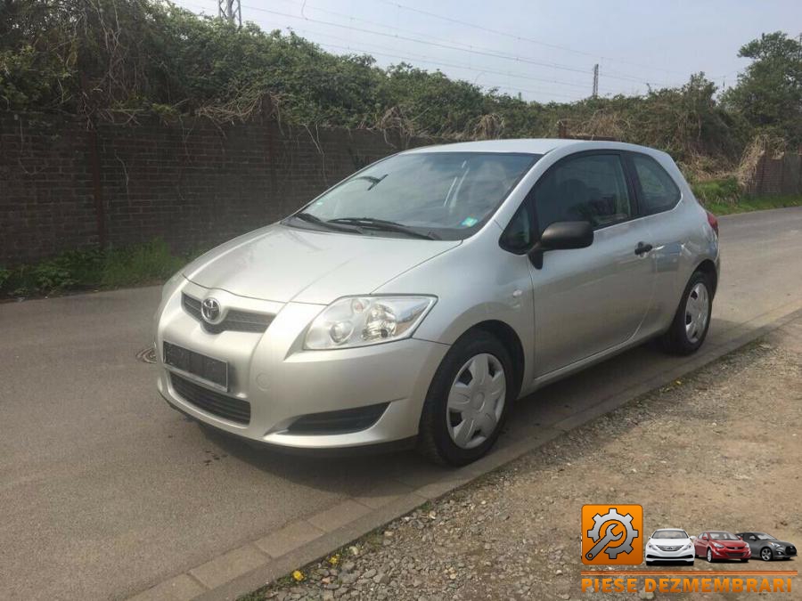 Aripa spate toyota auris 2010