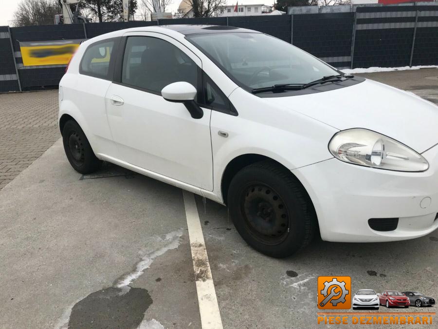 Balamale capota fiat grande punto 2010