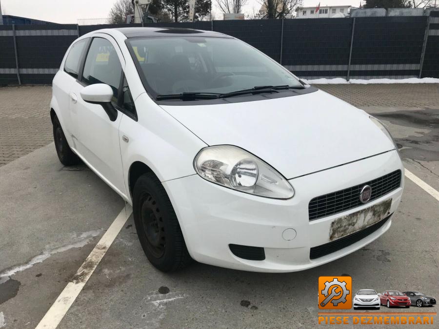 Balamale capota fiat grande punto 2010