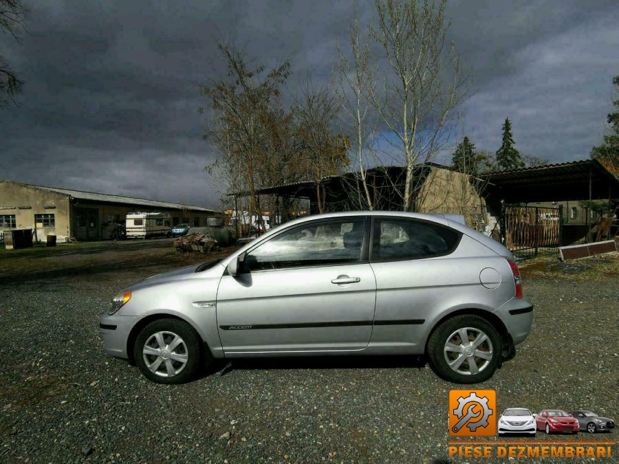 Balamale capota hyundai accent 2010