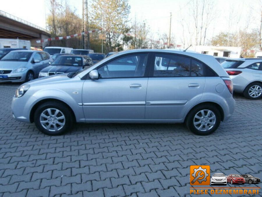 Bancheta spate kia rio 2010