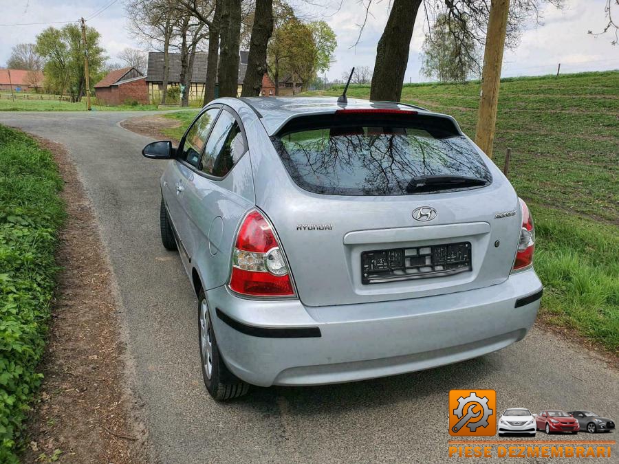 Bandouri hyundai accent 2010