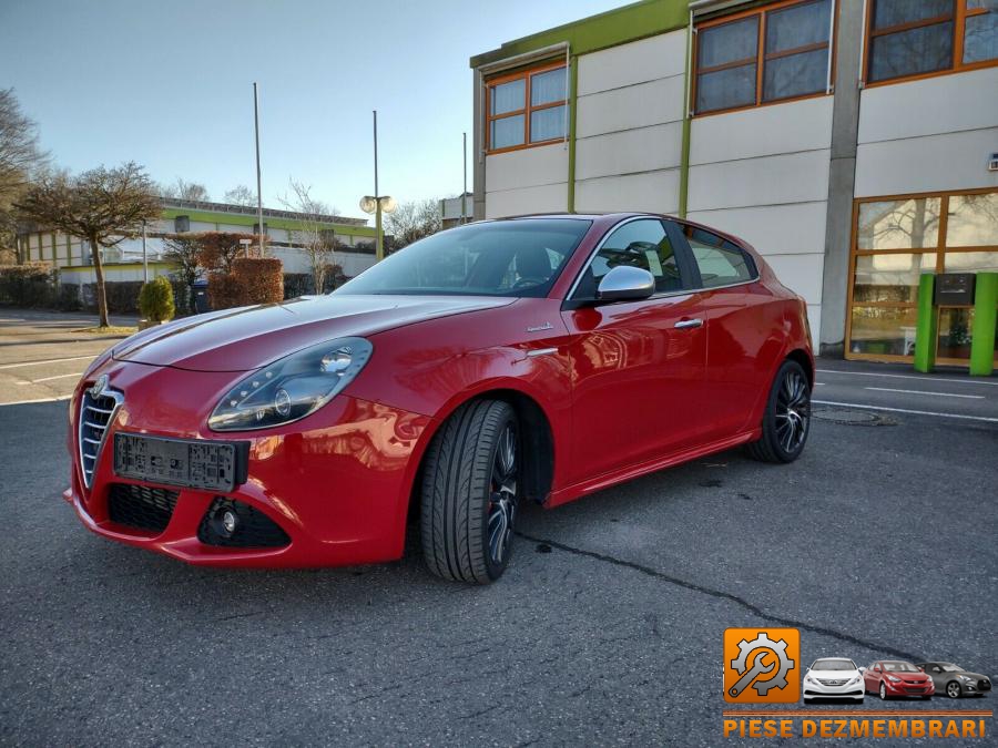 Bara fata alfa romeo giulietta 2010