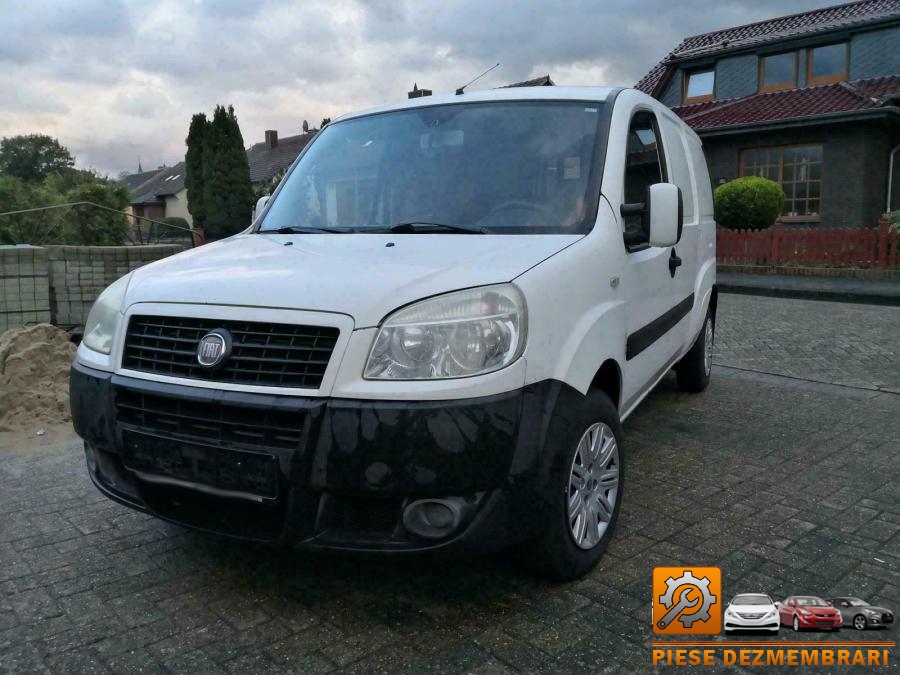 Bara fata fiat doblo 2009