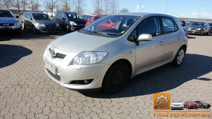 Bara spate toyota auris 2010