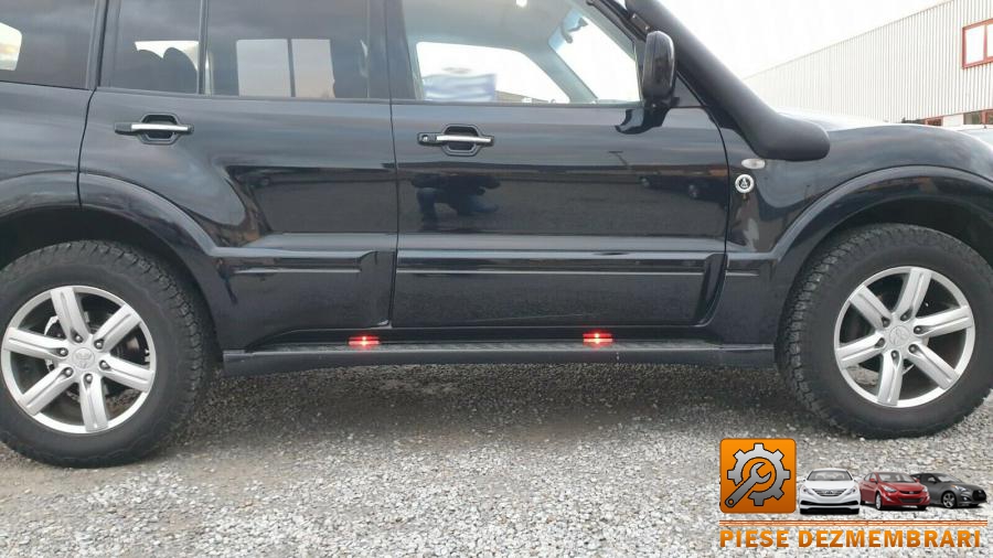 Bloc lumini mitsubishi pajero 2010