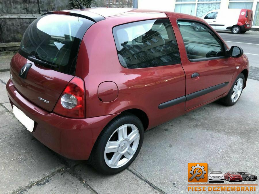 Bloc lumini renault clio 2008