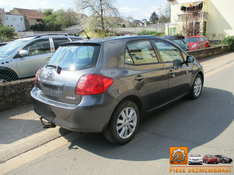 Centuri de siguranta toyota auris 2010