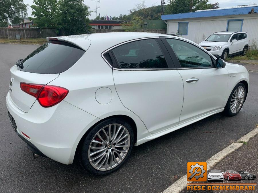 Luneta alfa romeo giulietta 2010