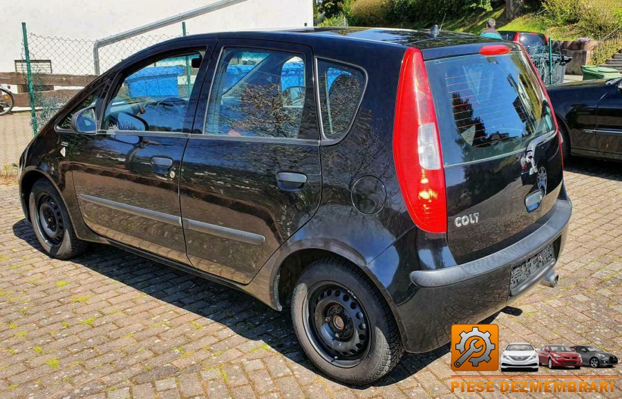 Luneta mitsubishi colt 2010