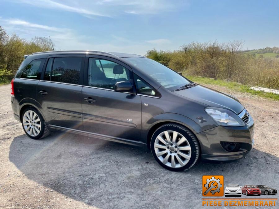 Luneta opel zafira b 2009