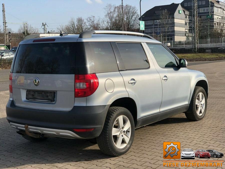 Luneta skoda yeti 2013