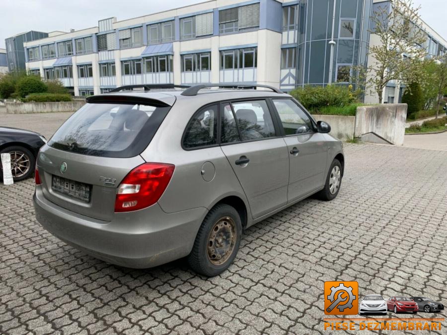 Pompa vacuum motor skoda fabia 2011