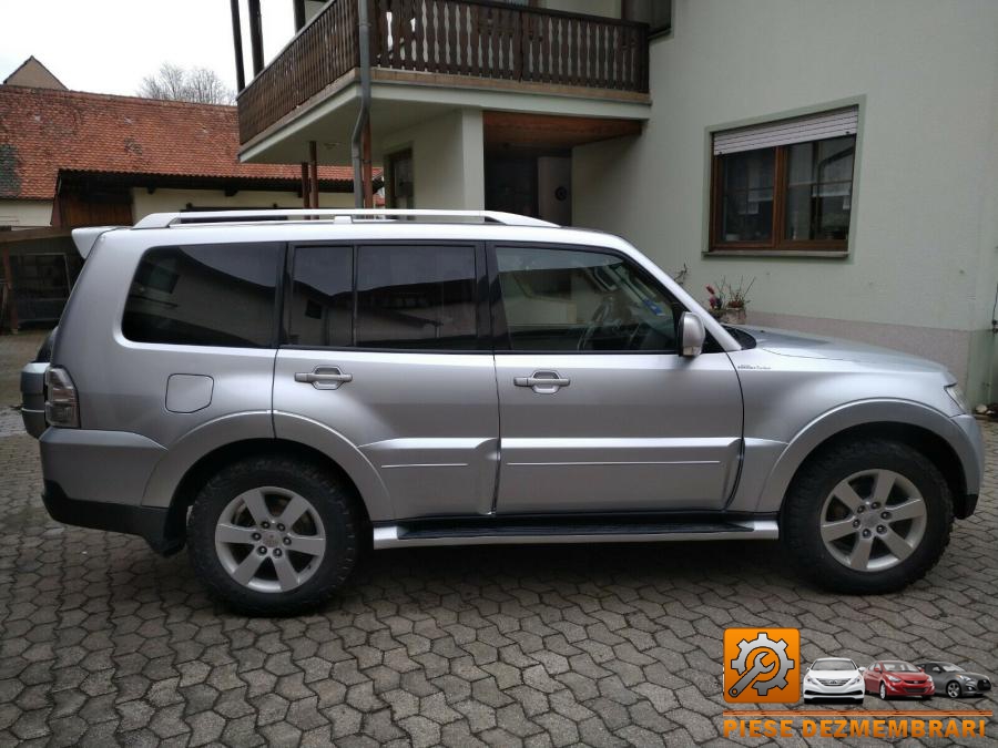 Portbagaj mitsubishi pajero 2010