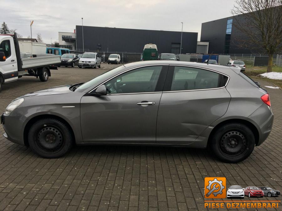 Proie ceata alfa romeo giulietta 2010