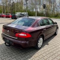 Faruri skoda superb 2009